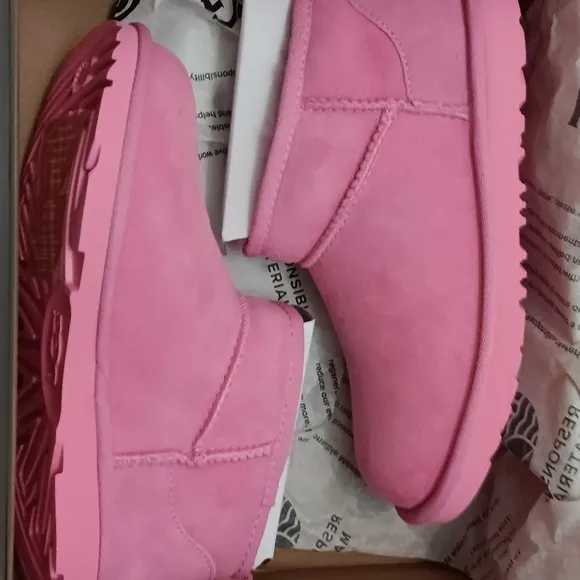 UGG Classic Ultra Mini Boots Big Girl's 4 EU 36 Pink Suede $119 NEW