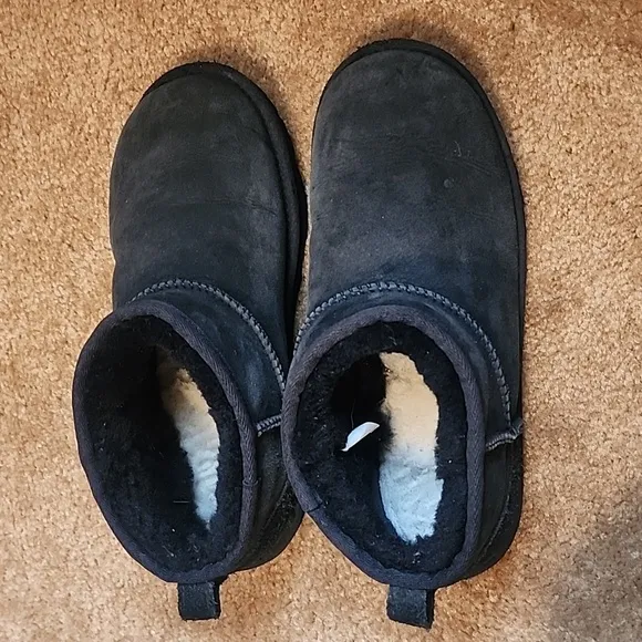 UGG Classic Ultra Mini Boots Size G6/W7