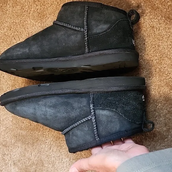 UGG Classic Ultra Mini Boots Size G6/W7