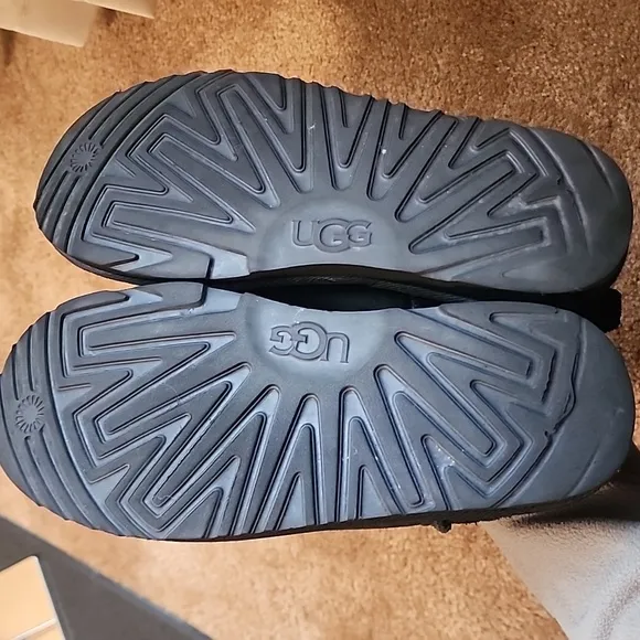 UGG Classic Ultra Mini Boots Size G6/W7