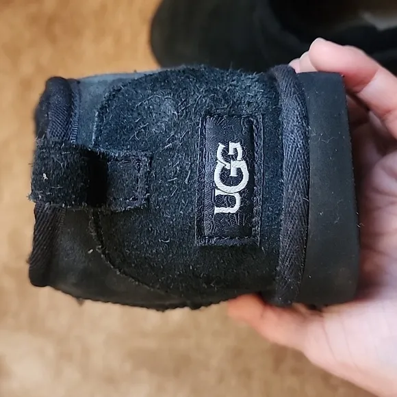 UGG Classic Ultra Mini Boots Size G6/W7