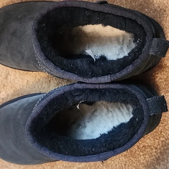 UGG Classic Ultra Mini Boots Size G6/W7