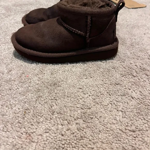 Ugg Classic Ultra Minichocolate brown boots