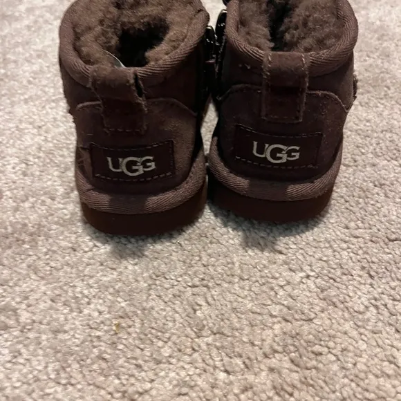Ugg Classic Ultra Minichocolate brown boots