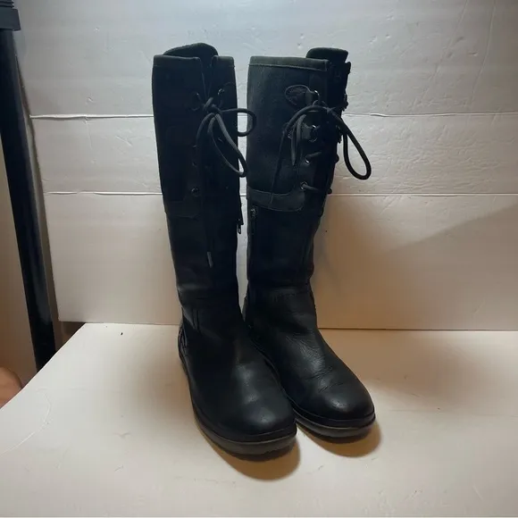 UGG Ellsa Weatherproof Leather Woman Shoes Size 7.5