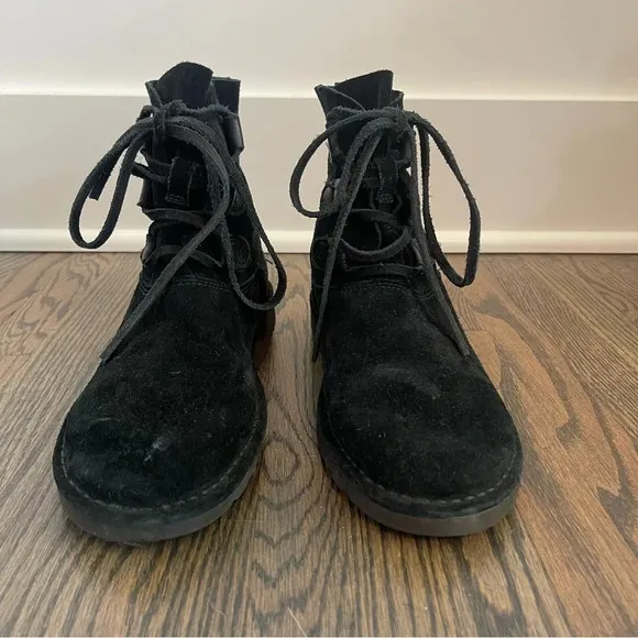 UGG Elvi black suede lace up boots size 6
