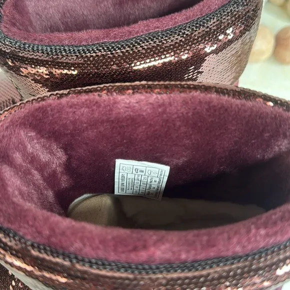 UGG GRAPE CLASSIC MINI MIRROR BALL SEQUIN ANKLE BOOTS, WOMEN US 6