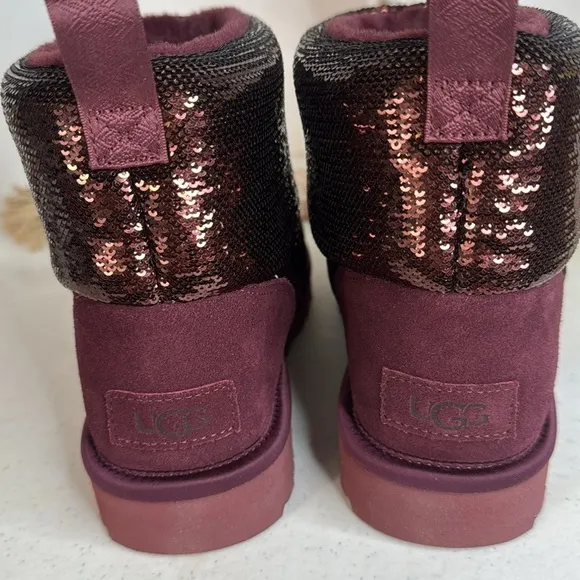 UGG GRAPE CLASSIC MINI MIRROR BALL SEQUIN ANKLE BOOTS, WOMEN US 6