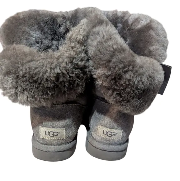 UGG Grey Daelynn Boots Shearling Suede Size 10
