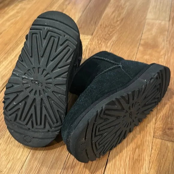 UGG Kids Black Mini Ankle Boots, Size 10