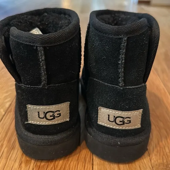 UGG Kids Black Mini Ankle Boots, Size 10