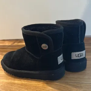 UGG Kids Black Mini Ankle Boots, Size 10
