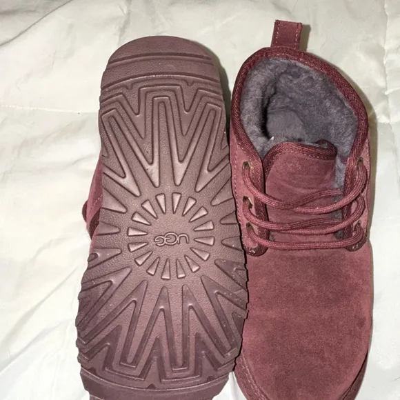 UGG kids Burgundy Neumal Chuckka boots