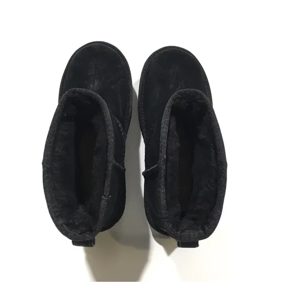 UGG KIDS CLASSIC MINI PLATFORM BOOTS -BLACK SHEEPSKIN -YOUTH US 3 -NEW