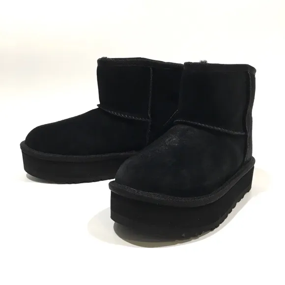 UGG KIDS CLASSIC MINI PLATFORM BOOTS -BLACK SHEEPSKIN -YOUTH US 3 -NEW