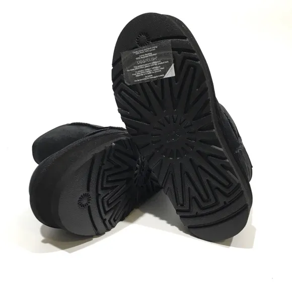 UGG KIDS CLASSIC MINI PLATFORM BOOTS -BLACK SHEEPSKIN -YOUTH US 3 -NEW