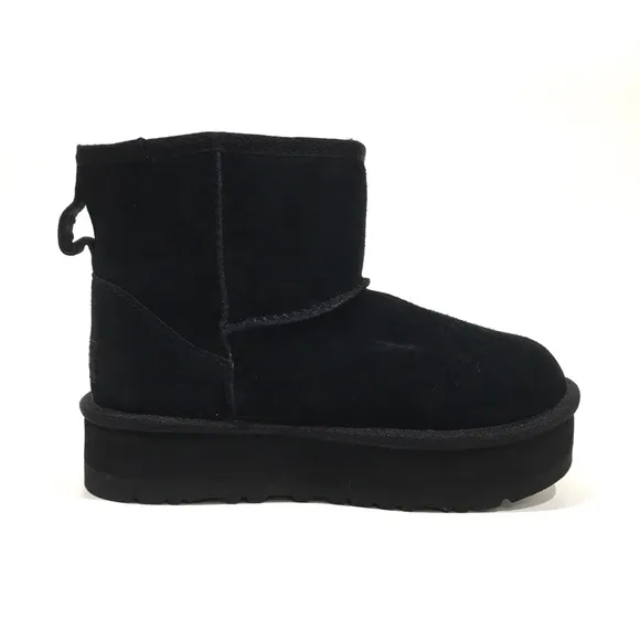 UGG KIDS CLASSIC MINI PLATFORM BOOTS -BLACK SHEEPSKIN -YOUTH US 3 -NEW