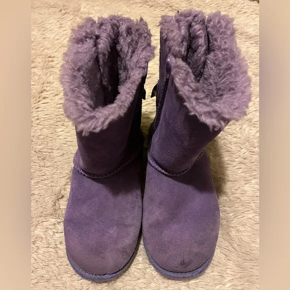 UGG Kids Lavender Stripe Bailey Bow suede Boots Sz 4
