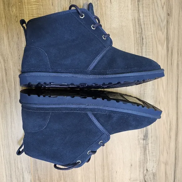 UGG Neumel boots, navy, size US 11