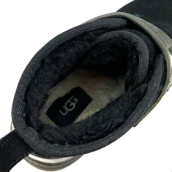 UGG Neumel Clear Chukka Boots Black Suede Shearling Lined size 8