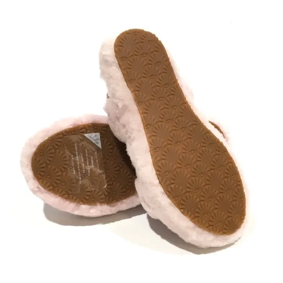 UGG Oh Yeah Fuzzy Sandal Slipper -Seashell Pink Sheepskin -Kids US 1 -NEW