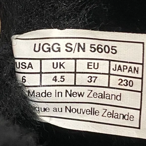 UGG SUNDANCE REVIVAL WOMENS BOOTS Black suede ebroidered sheepskin women’s 6