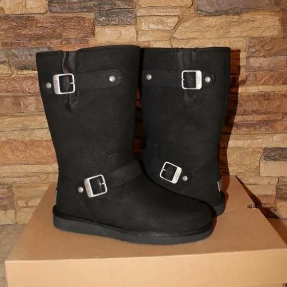 UGG SUTTER MOTO LEATHER BUCKLE‎ BOOTS