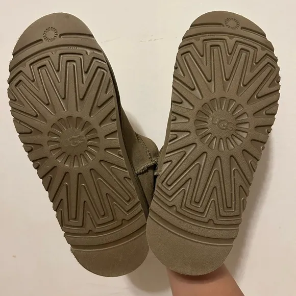 UGG treadlite  platform Classic Ultra Mini Boots