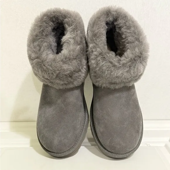 Ugg women Classic Mini Fluff new