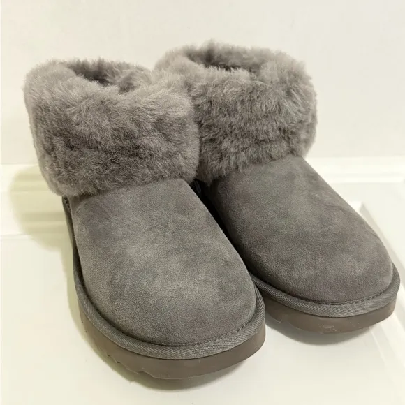 Ugg women Classic Mini Fluff new