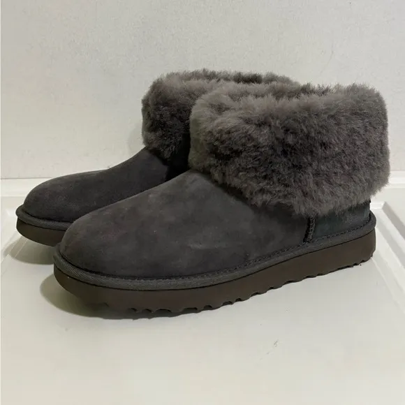 Ugg women Classic Mini Fluff new
