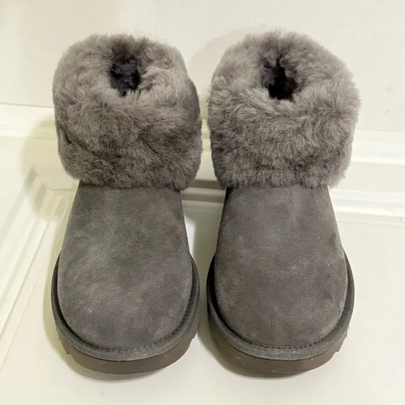 Ugg women Classic Mini Fluff new