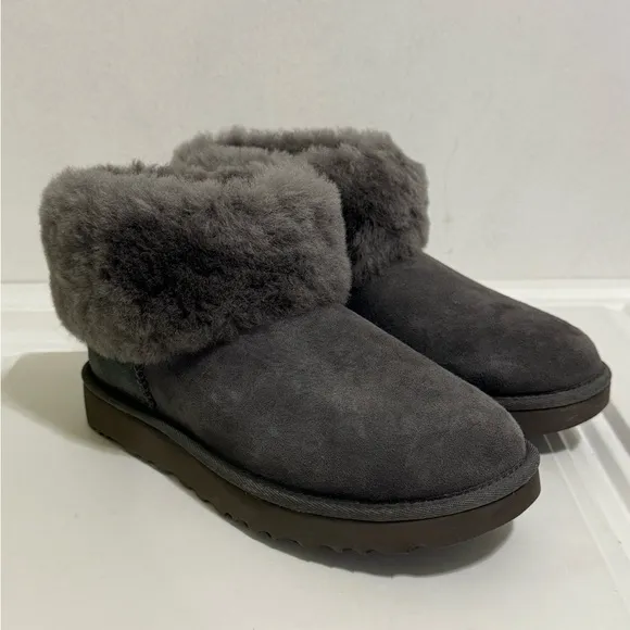 Ugg women Classic Mini Fluff new