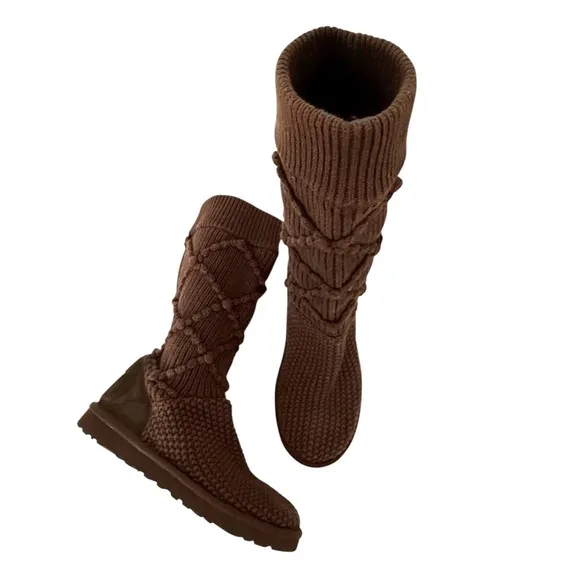 UGG Women’s Brown Classic Argyle Knit Boots  size 8  NEW