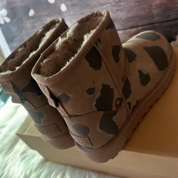 UGG Womens Classic Ultra Mini Appaloosa Sz 7