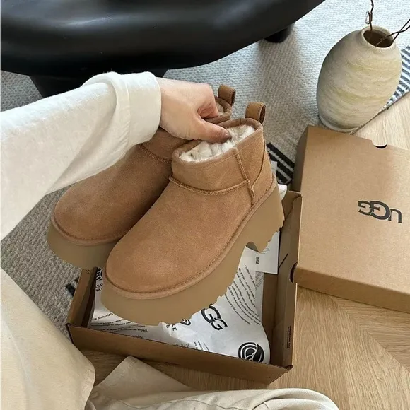 UGG Womens Classic Ultra  New Heights in Chestnut Suede