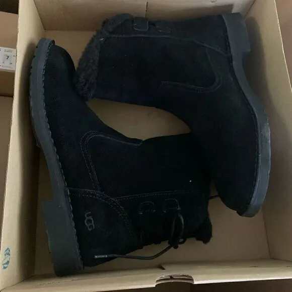 UGG | Naiyah Suede Booties