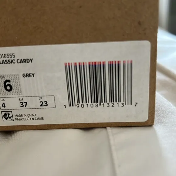 UGGs Classic Cardy boots size 6