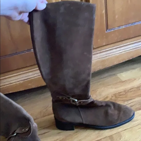 Ugo bacci suede boots
