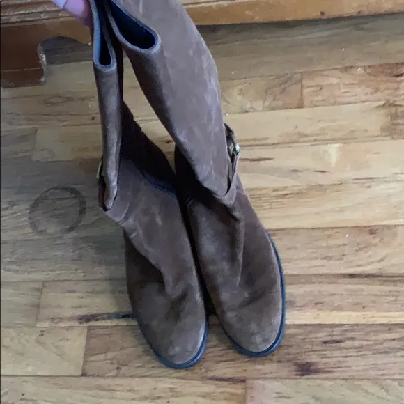 Ugo bacci suede boots
