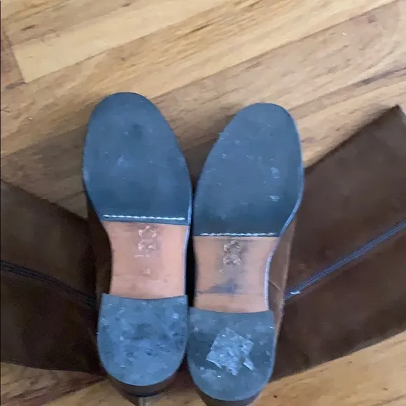 Ugo bacci suede boots