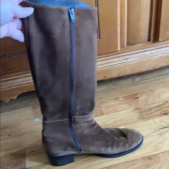Ugo bacci suede boots