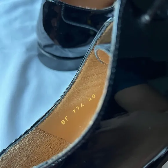 Valentino Garavani patent-leather Oxford shoes 40