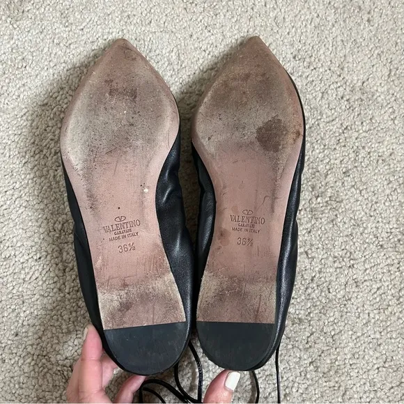 Valentino Garavani Rockstud Lace-Up Black Leather Pointed Ballerina Flats 36.5