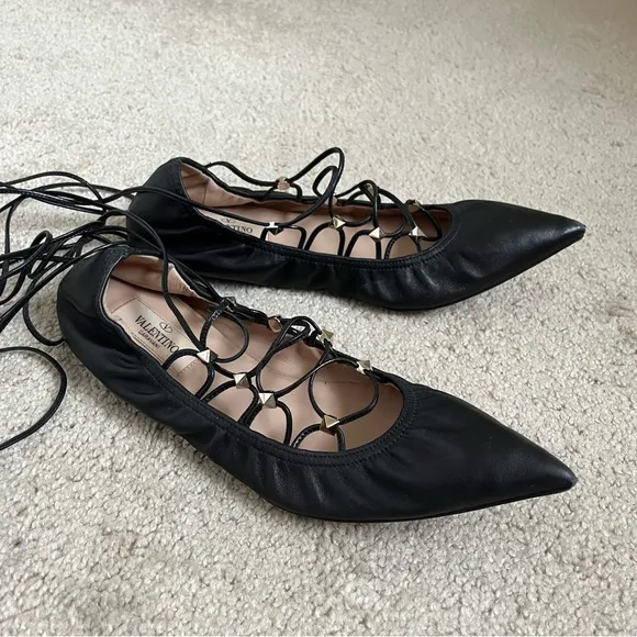 Valentino Garavani Rockstud Lace-Up Black Leather Pointed Ballerina Flats 36.5