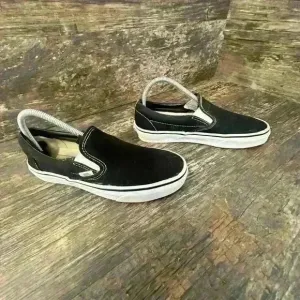 Vans Black Slides Slip On Shoes Men’s 7.5 Women’s 9