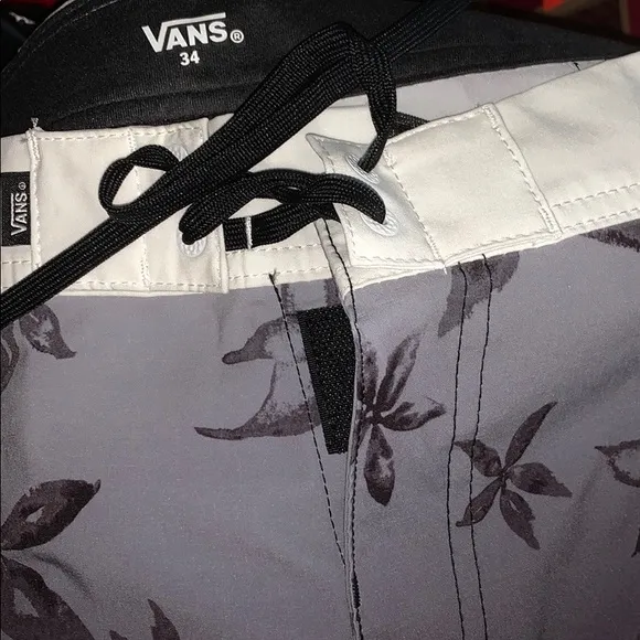 💙VANS ERA BOARDSHORT SWIM SHORTS BLACK/WHITE NEW