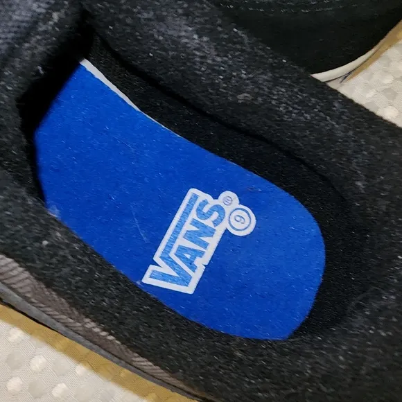 VANS EUC MENS SIZE 9 VINTAGE WAR D SKATE SHOES