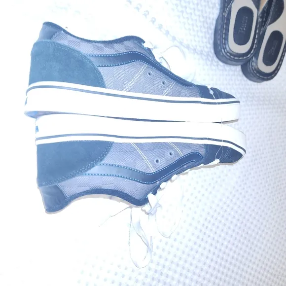 VANS EUC MENS SIZE 9 VINTAGE WAR D SKATE SHOES