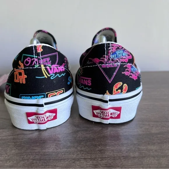 Vans Market Classic Slip On Unisex Skate Shoe Size 9.5 or 8 SKU#2549